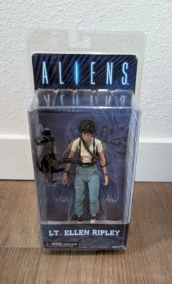 NECA LT Ellen Ripley Queen Battle Aliens Figure