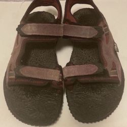 Teva Size 10 Men’s Sandals In Great Shape