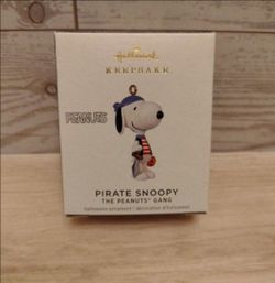 Hallmark Halloween mini ornament ( Pirate Snoopy) 🎃