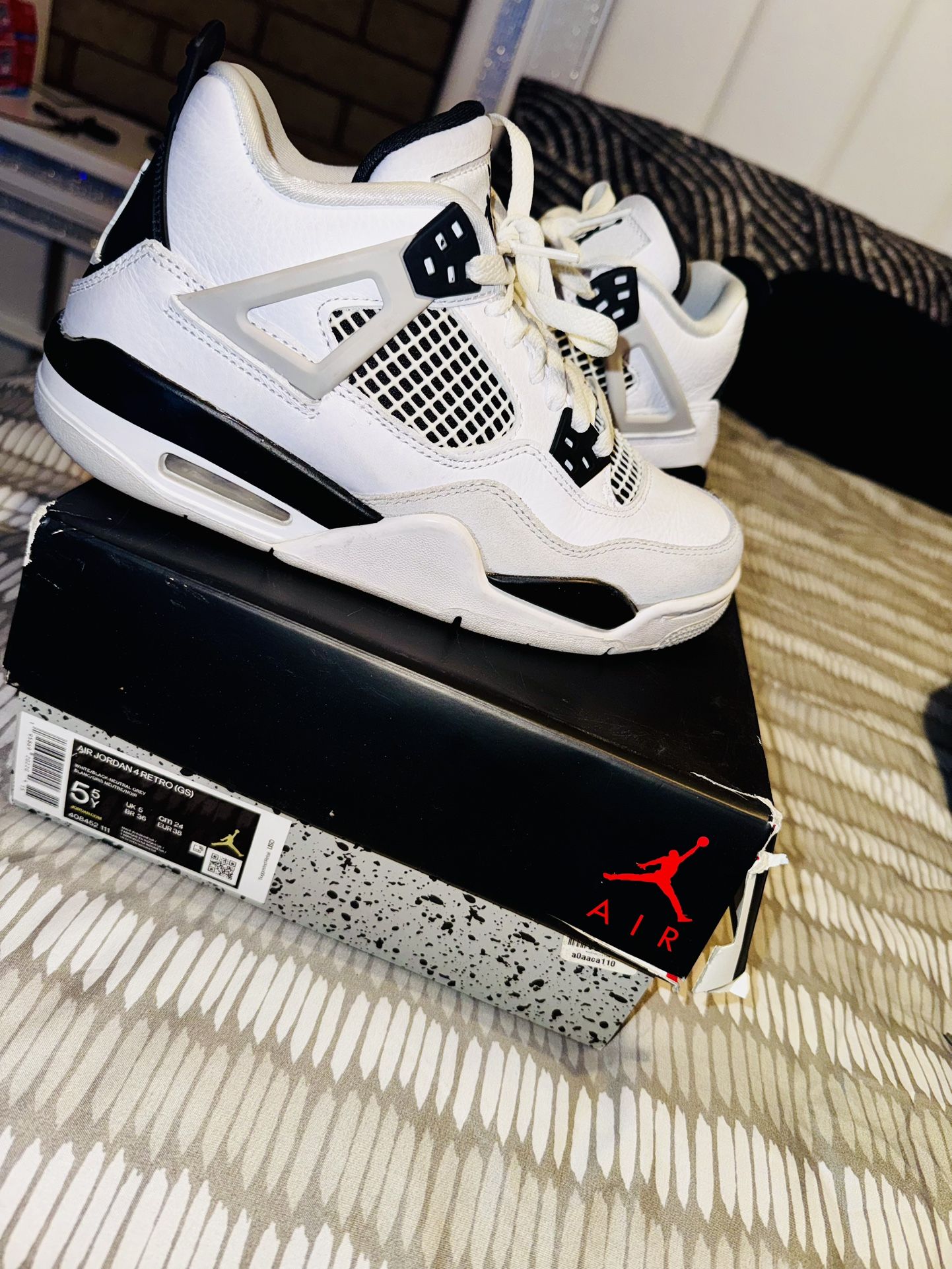 Air Jordan 4 Retro