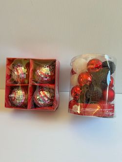 CHRISTMAS DECOR ORNAMENTS