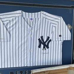 Derek Jeter Jersey Signed /authenticated 