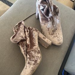 Size 9 Hand Made Fabric High Heel