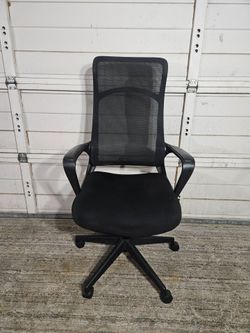 Office Chair, Black Color, Good Conditions 👍