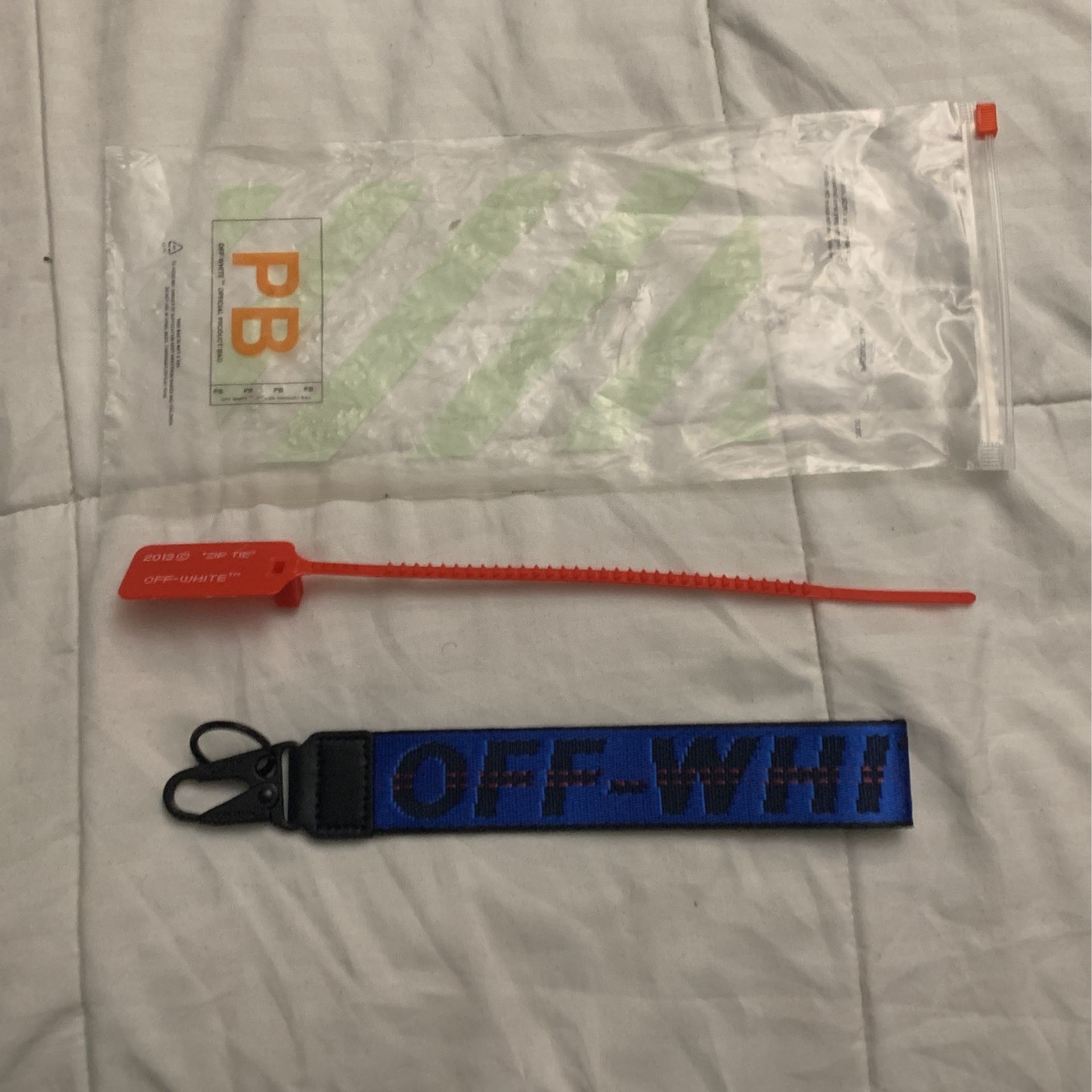 Off-White Keychain 