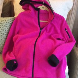 Woman’s Pink Large Sweatshirt W Hood $10 Yonkers 10710