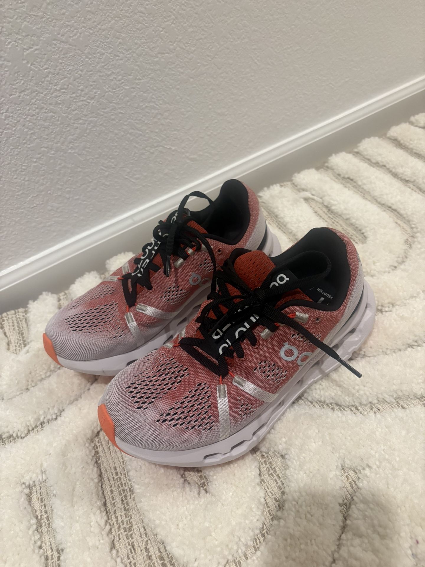 On Cloud Size 8