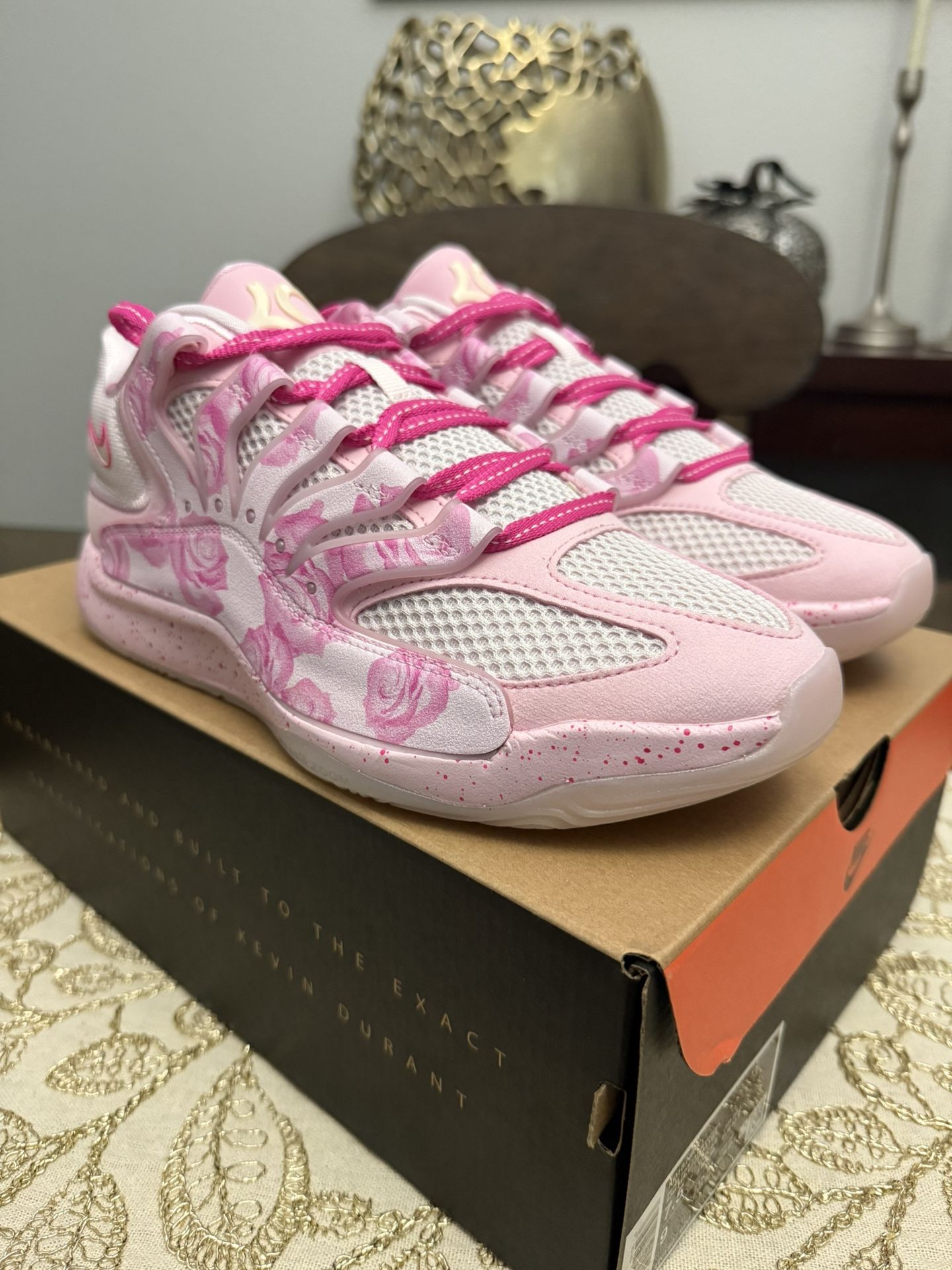 Nike KD 18 Aunt Pearl Size Men 7.5 / Women 9