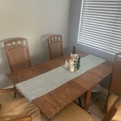 Kitchen Table 40$