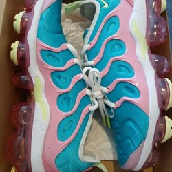 Vapormax Plus