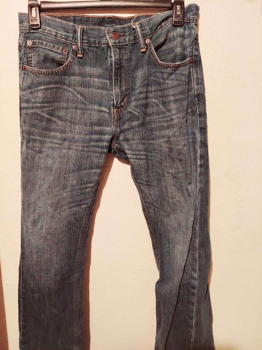 Men's Levi Jeans Relaxed Fit Size 34×30