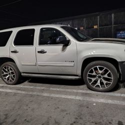 Chevrolet Tahoe 2010 