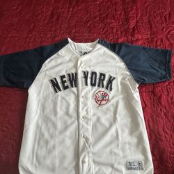Vintage 90s New York Yankees major league baseball jersey from dynasty
