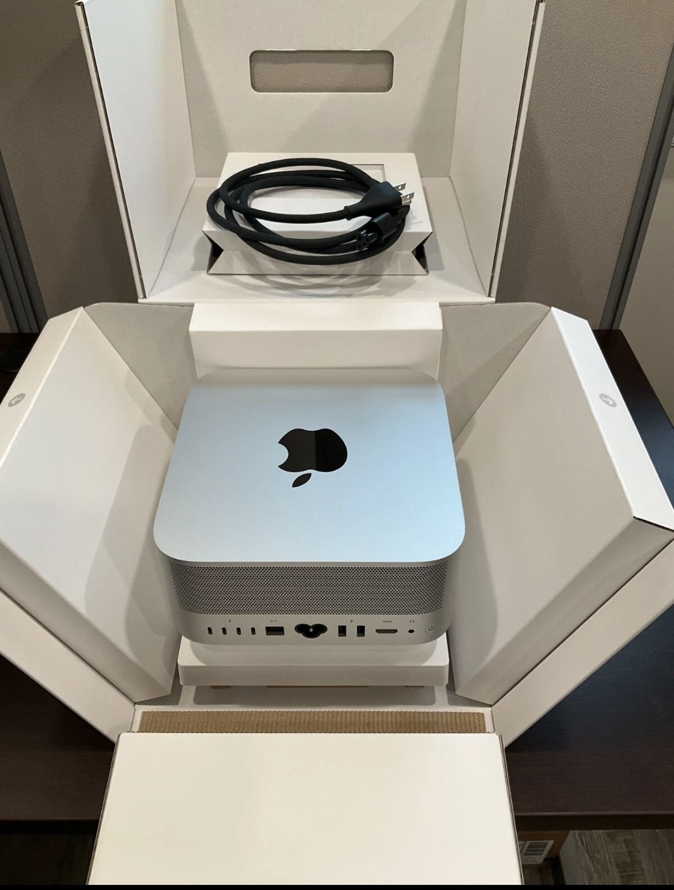 🔥 Mac Studio M1 Max – Like New – $975 (Oakley, CA)