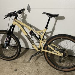 Full Suspension Mountain Bike