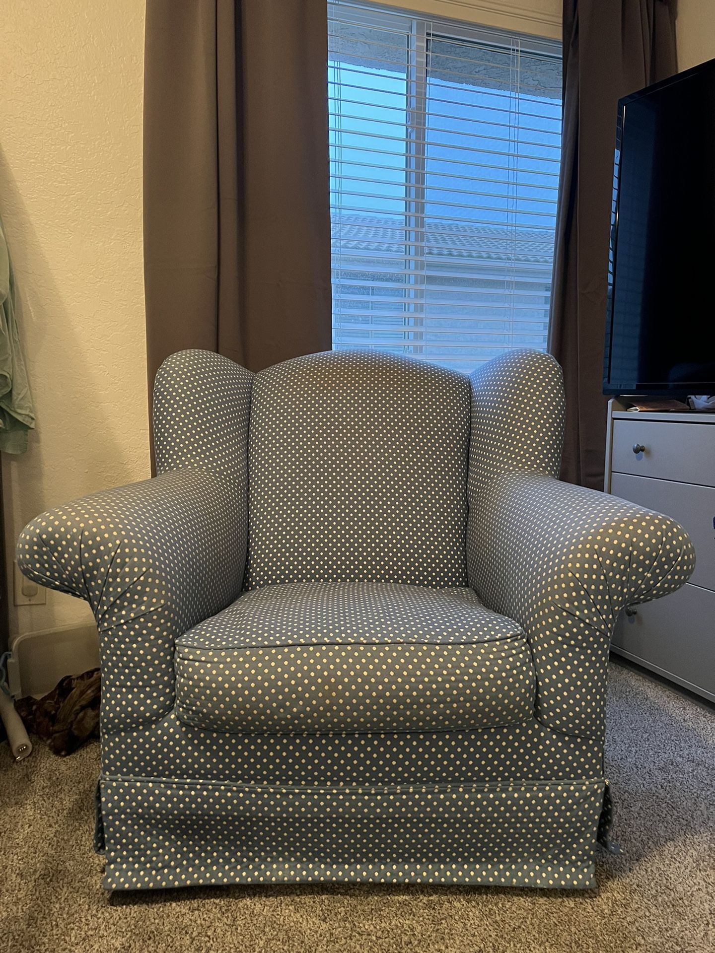 Swivel Rocking Chair With Ottoman