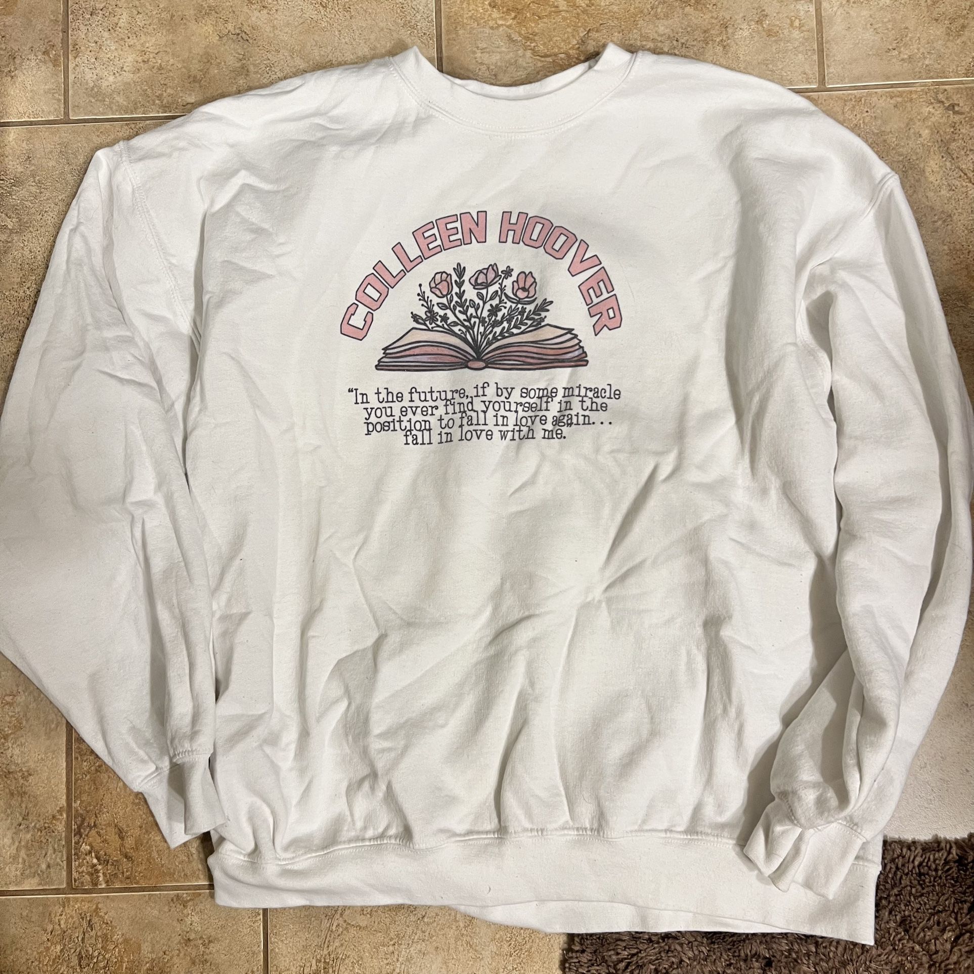 Women’s Colleen Hoover book sweatshirt. Size xl