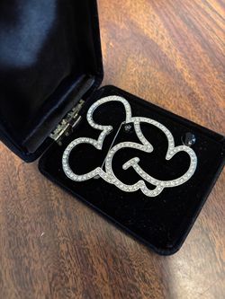 Vintage Disney brooch pin Mickey Mouse