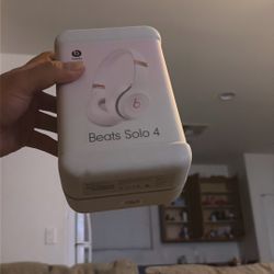 Beats Solo 4