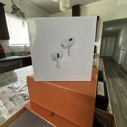 Apple AirPods Pro’s gen 2’s with MagSafe case and (type-c) charger 