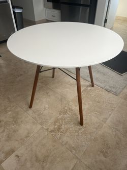 Modern Round Dining / Accent Table