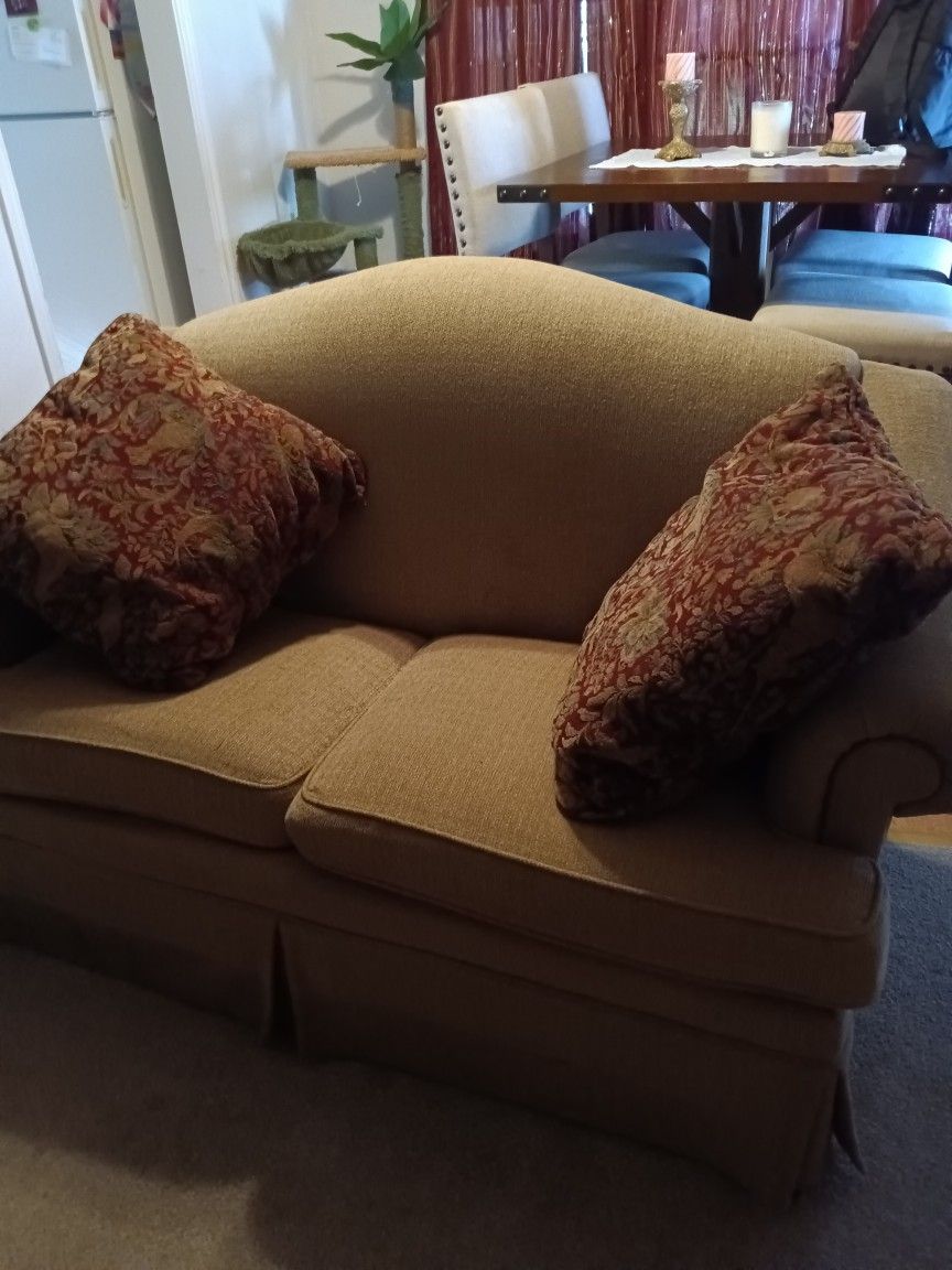 Couch Set N Coffee Table