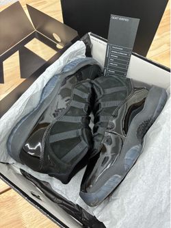 Air Jordan 11 Retro Cap & Gown