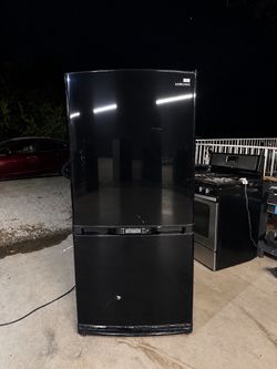Samsung Black Bottom Freezer Refrigerator