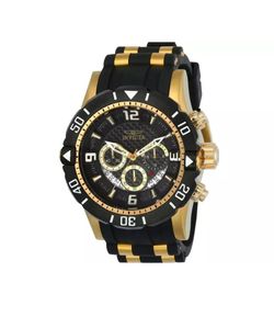 Male diver Invicta watch