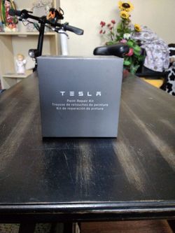 ******NEW TESLA PAINT REPAIR KIT******
