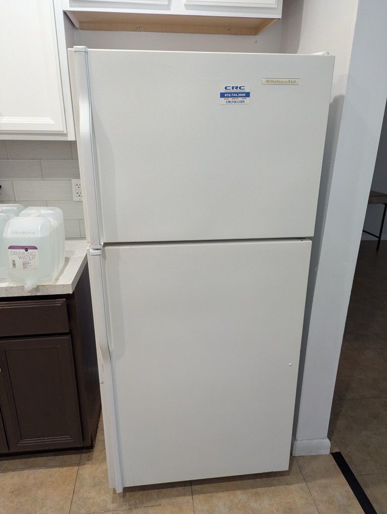 KitchenAid Refrigerator – 19 cu. ft. – Good Condition