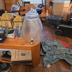 LARGE VINTAGE BEEHIVE SHAPED GLASS TEA JAR