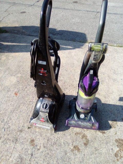 Bissell Carpet Cleaner+Vacuum 40.00