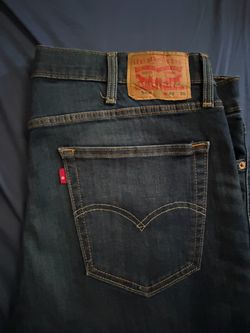 Dark blue Levi’s 541