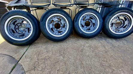 Rims Blades wheel chevy GMC 8x6.5 16x8 8 lugs tires like new 225/60/16 8x165.1 have lug nuts