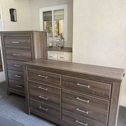 Chest & Dresser Set 