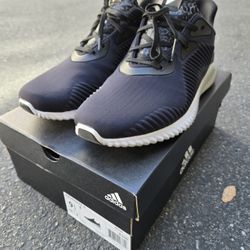 Like New Adidas AlphaBounce Men 9.5