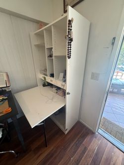 Sewing cabinet