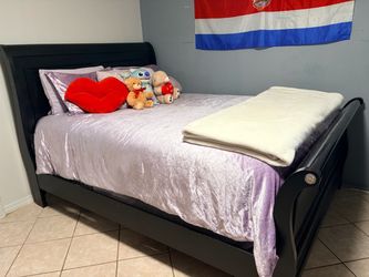 Queen bed