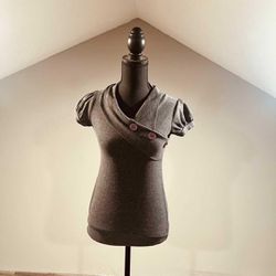 Small Gray Short Sleeve Knit Top With Button Design