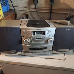  Vintage sony cd radio cassette recorder boombox w/remote.