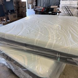 SALE 💥King Mattress Tempurpedic Proadapt Medium Hybrid 🚚 Delivery Available ✅ Financing Options