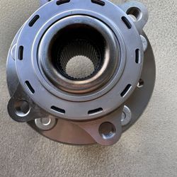 Front Wheel Hub Assembly - Compatible with 2005 - 2007 Ford Freestyle 2006