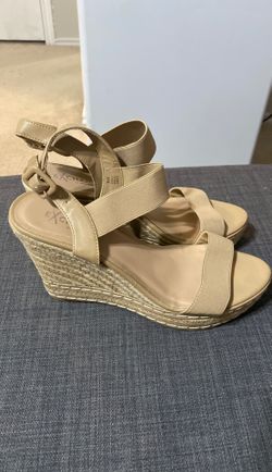Exchange by Charles David Wedges Size 9