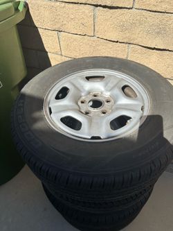 Toyota tacoma.   Rines. And. Tires.