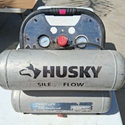 Husky 4.6 Gallon Air Compressor 