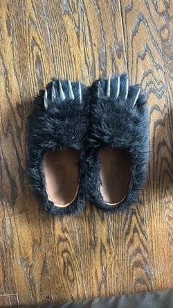Bravest Studios black bear claws