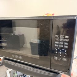 Black decker 1.1 cu ft microwave oven