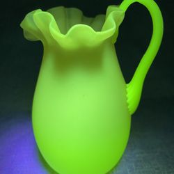 MT WASHINGTON Antique Victorian Burmese Custard Glass Ruffled-Edge Pitcher (Height: 5-3/4”)