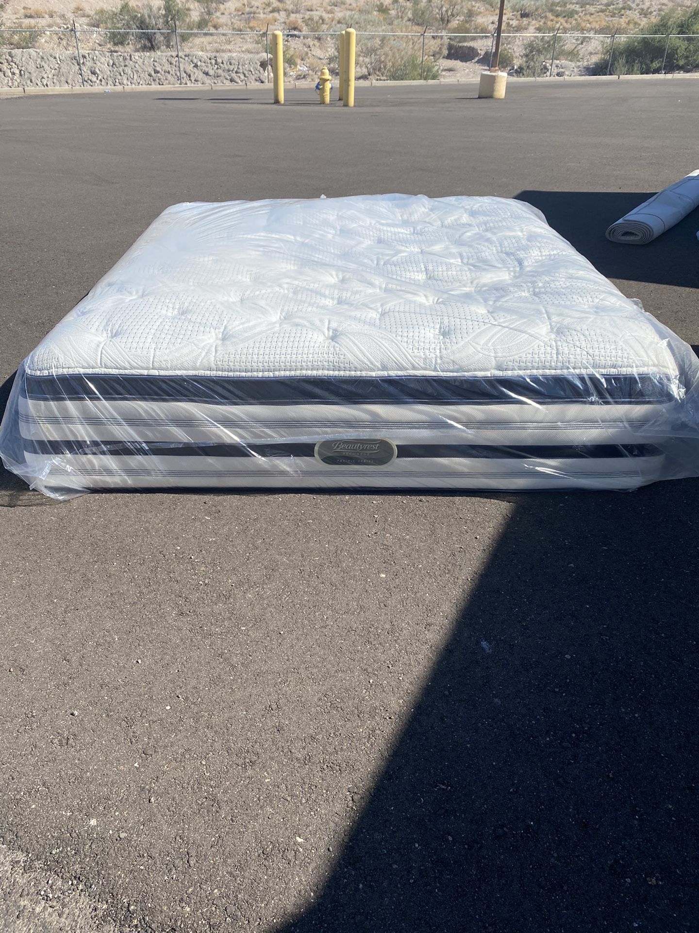 Cal King Mattress And Box Springs for Sale in Bullhead City, AZ OfferUp